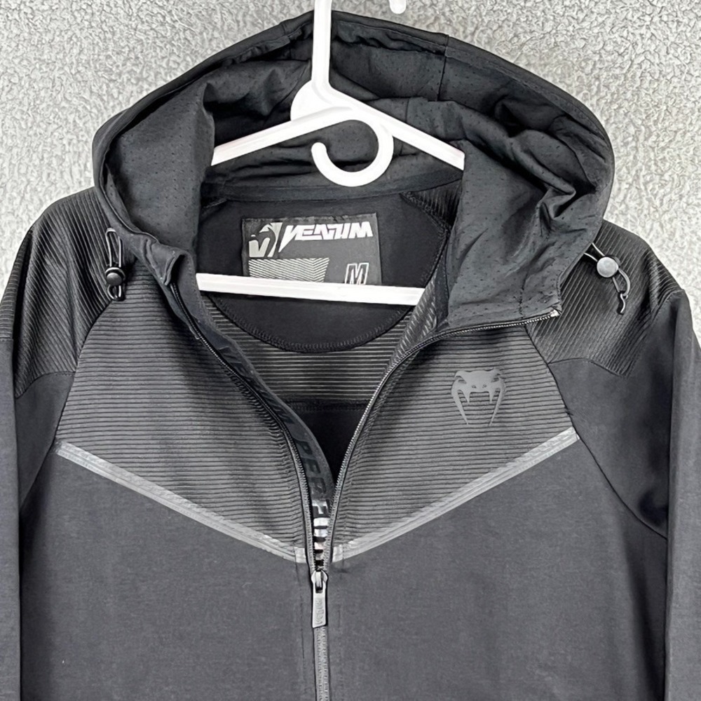 Venum Hoodie Mens Medium Black Full Zip Hooded Athletic MMA Zip Pockets‎ Jacket - Picture 2 of 12